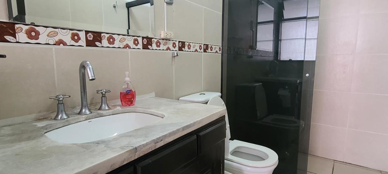 Hostal Backpackers Travelero Ξενοδοχείο Santa Cruz de La Sierra Εξωτερικό φωτογραφία