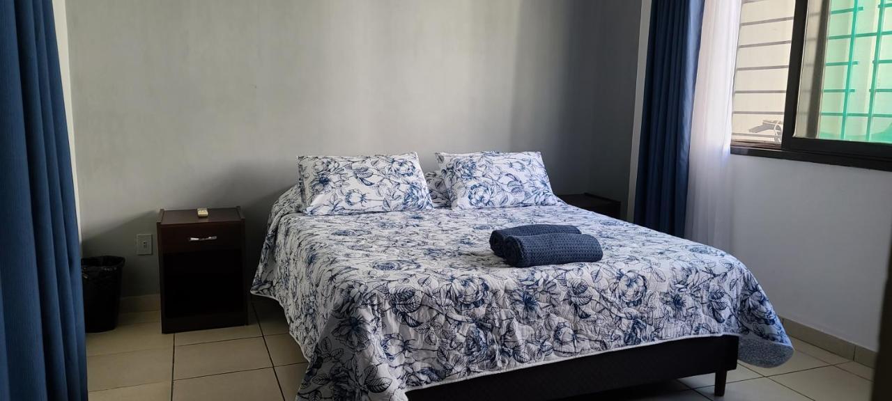 Hostal Backpackers Travelero Ξενοδοχείο Santa Cruz de La Sierra Εξωτερικό φωτογραφία